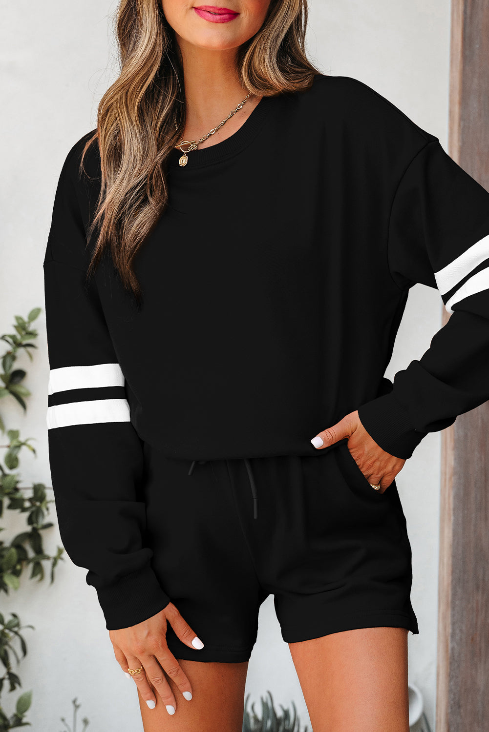 2pc Black Varsity Striped Sleeve Drop Shoulder Sweatshirt & Short Set